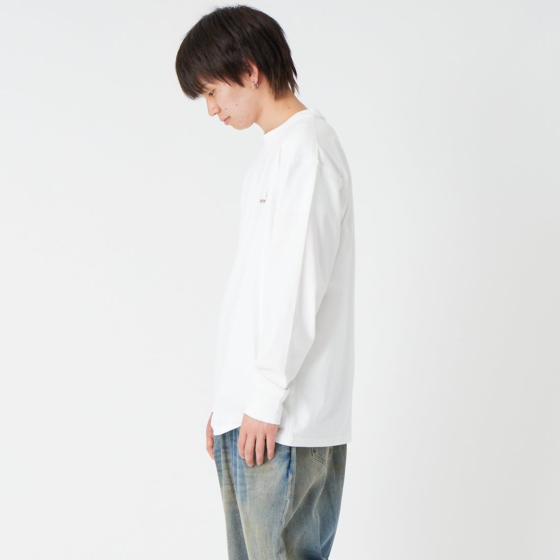 carhartt WIP [カーハートダブリューアイピー] ロングスリーブアメリカンスクリプトTシャツ [I029955] WHITE &&モデル身長：177cm 着用サイズ：M&&