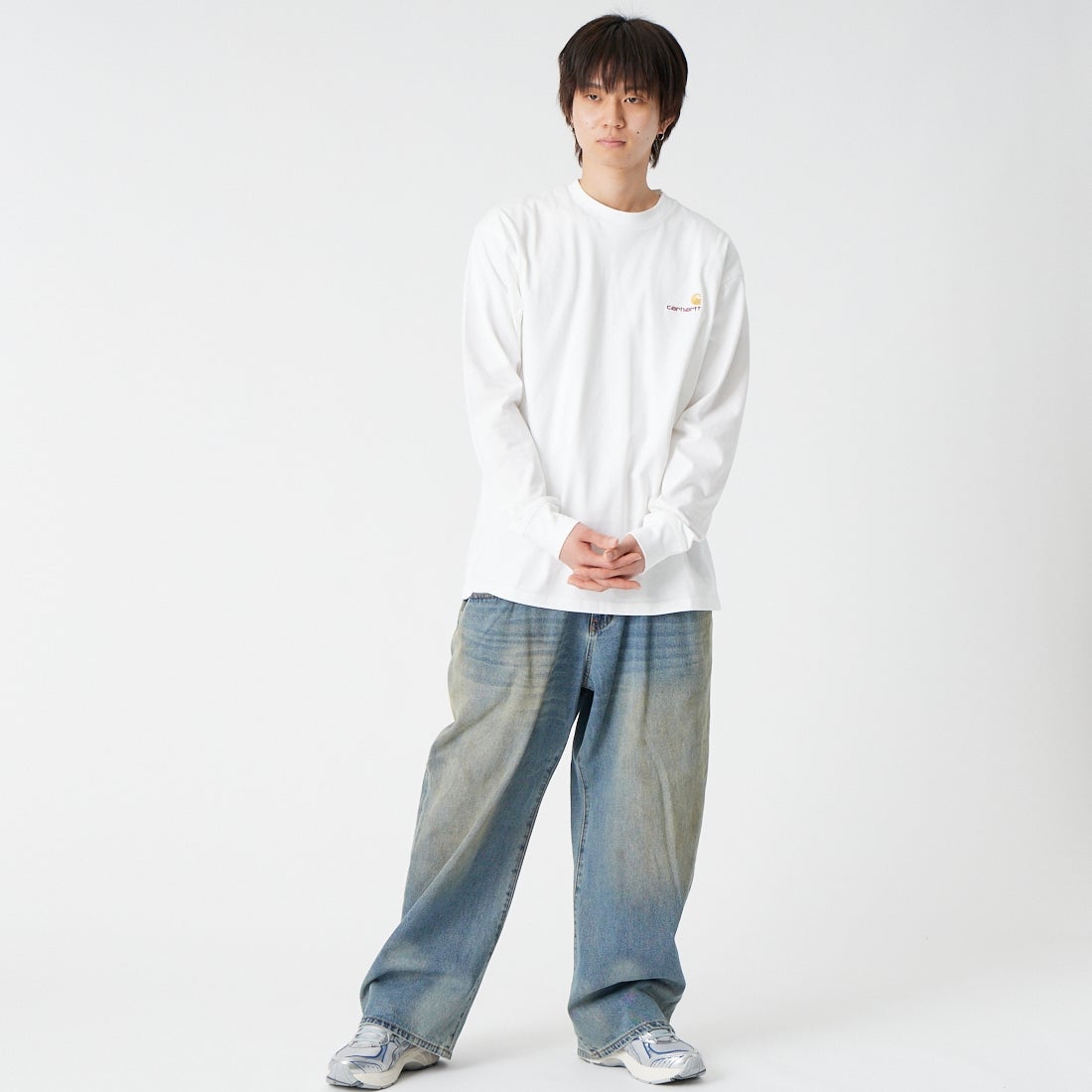 carhartt WIP [カーハートダブリューアイピー] ロングスリーブアメリカンスクリプトTシャツ [I029955] WHITE &&モデル身長：177cm 着用サイズ：M&&