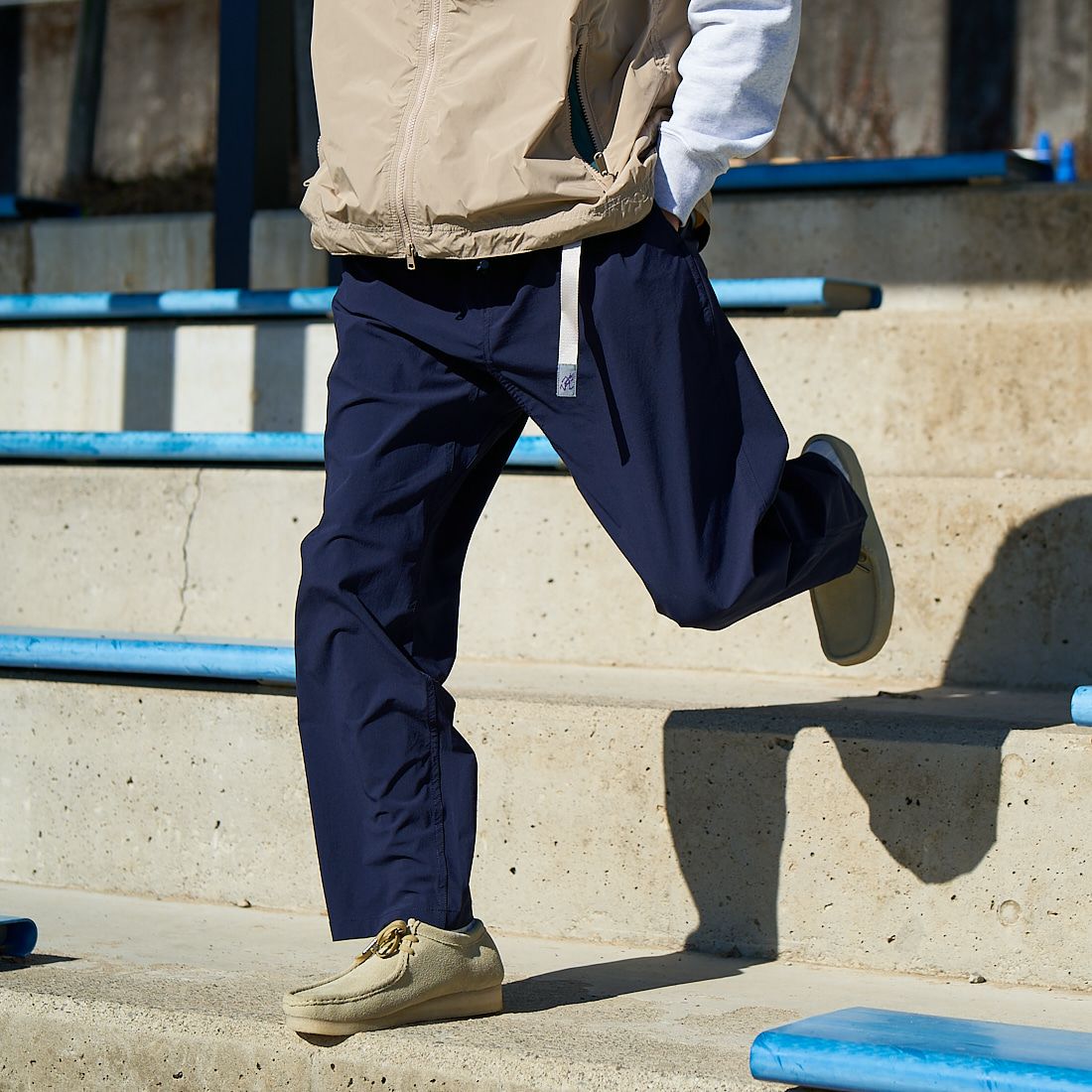 GRAMiCCi [グラミチ] 別注 エブリデイ ナイロンパンツ [GUP5-S2034-JF] NAVY &&モデル身長：168cm 着用サイズ：L&&