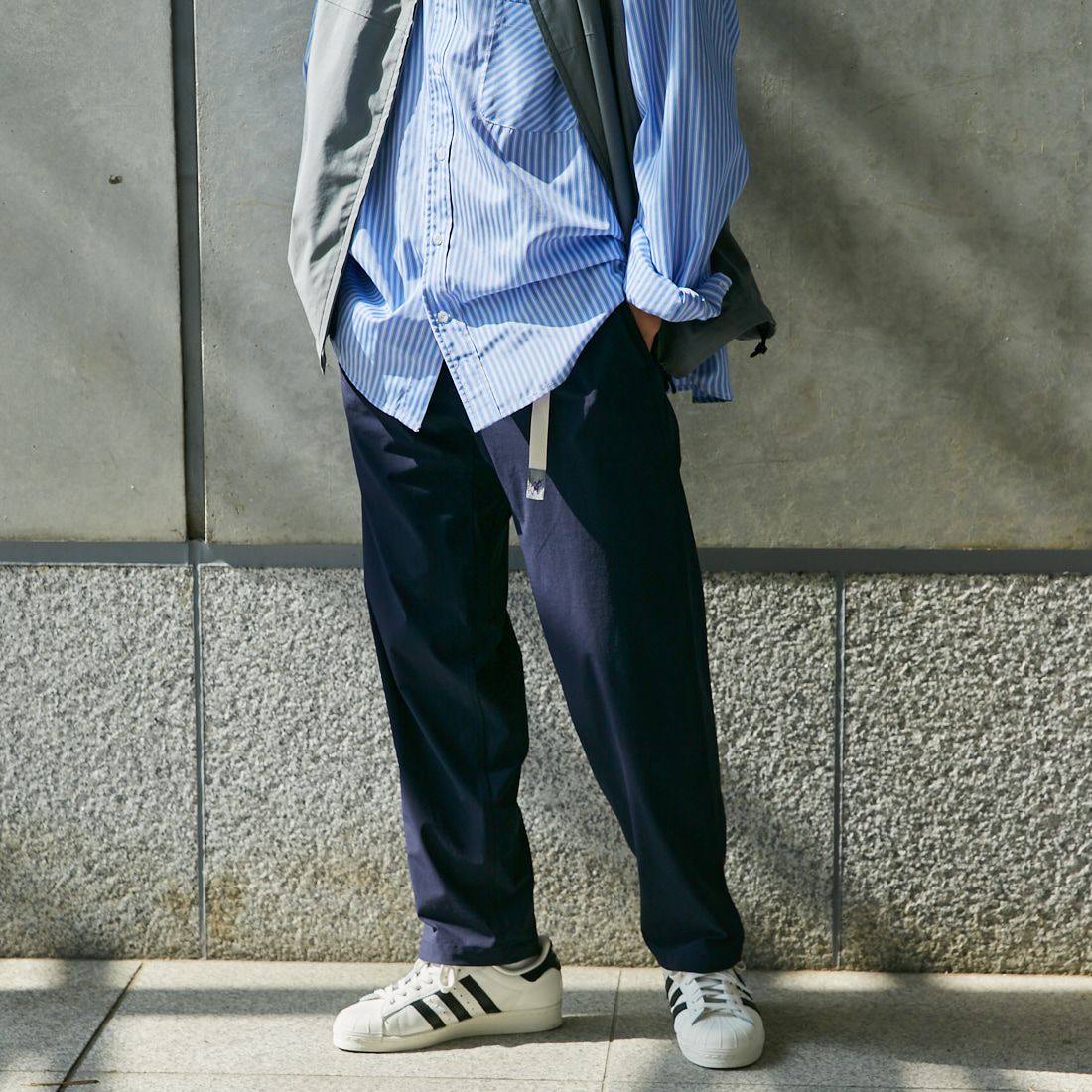 GRAMiCCi [グラミチ] 別注 エブリデイ ナイロンパンツ [GUP5-S2034-JF] NAVY &&モデル身長：168cm 着用サイズ：M&&