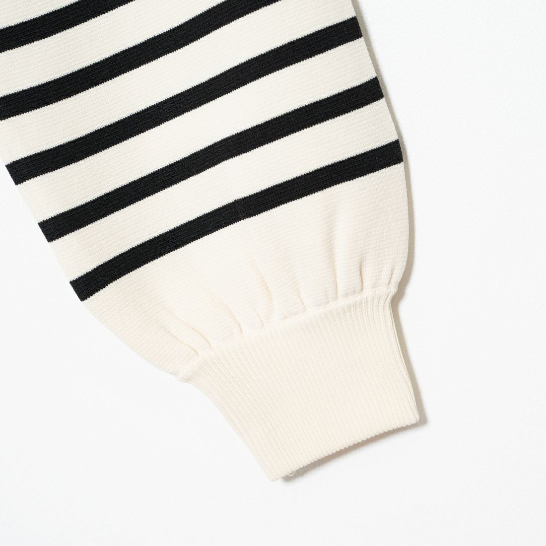 Maison de L'allure [メゾン ドゥ ラリュール] 金ボタン Vネックカーディガン [M24131018] 50 NAT/BLK