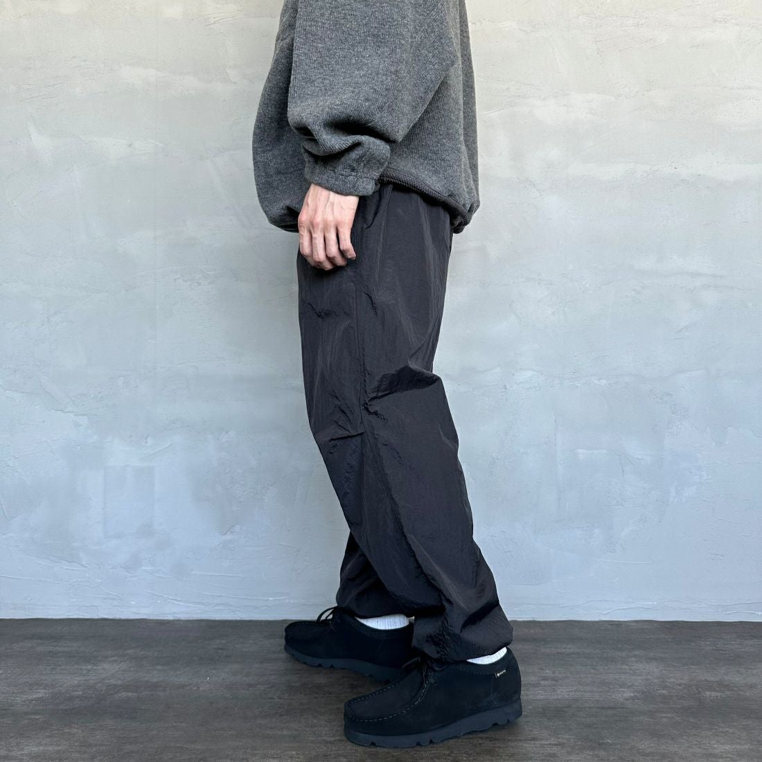 umbro [アンブロ] 別注 トレーニングナイロンパンツ [KBT58-NK-PT6-JF] BLACK &&モデル身長：168cm 着用サイズ：L&&