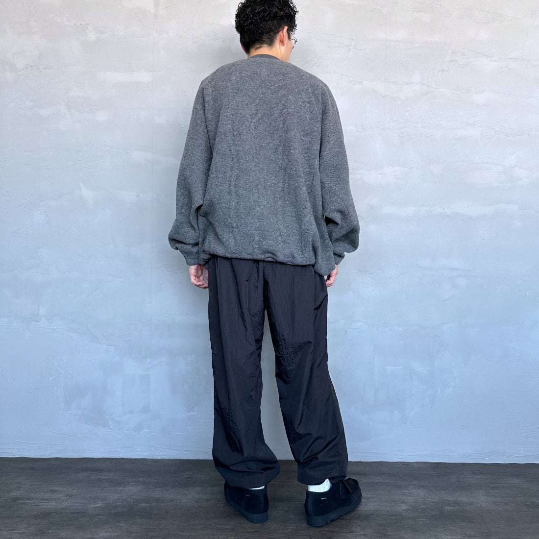 umbro [アンブロ] 別注 トレーニングナイロンパンツ [KBT58-NK-PT6-JF] BLACK &&モデル身長：168cm 着用サイズ：L&&