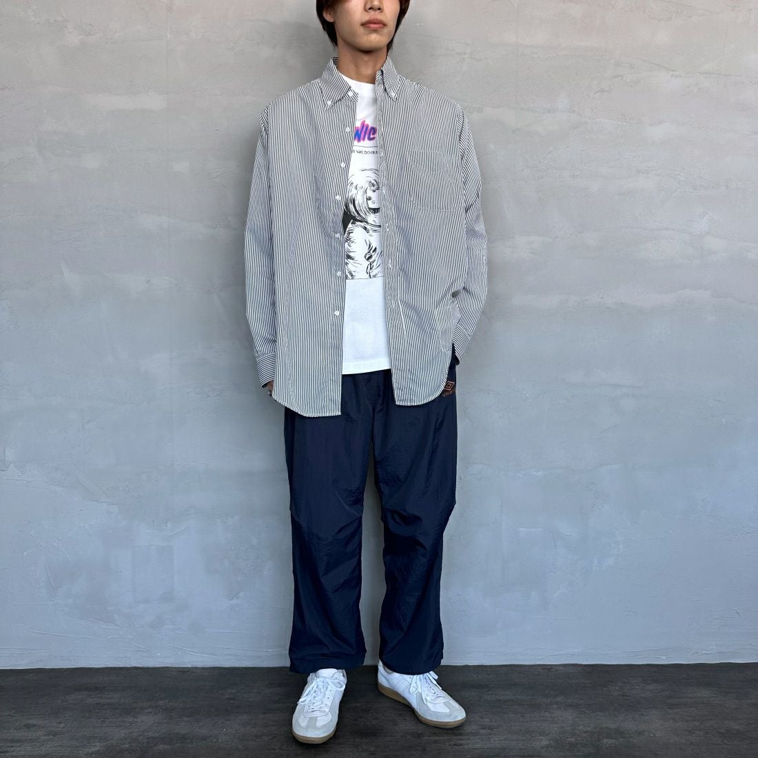 umbro [アンブロ] 別注 トレーニングナイロンパンツ [KBT58-NK-PT6-JF] NAVY &&モデル身長：179cm 着用サイズ：L&&