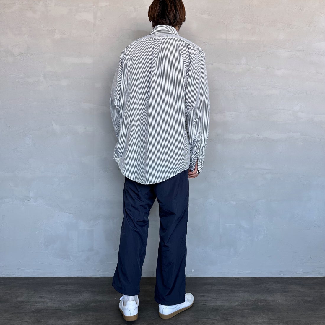 umbro [アンブロ] 別注 トレーニングナイロンパンツ [KBT58-NK-PT6-JF] NAVY &&モデル身長：179cm 着用サイズ：L&&