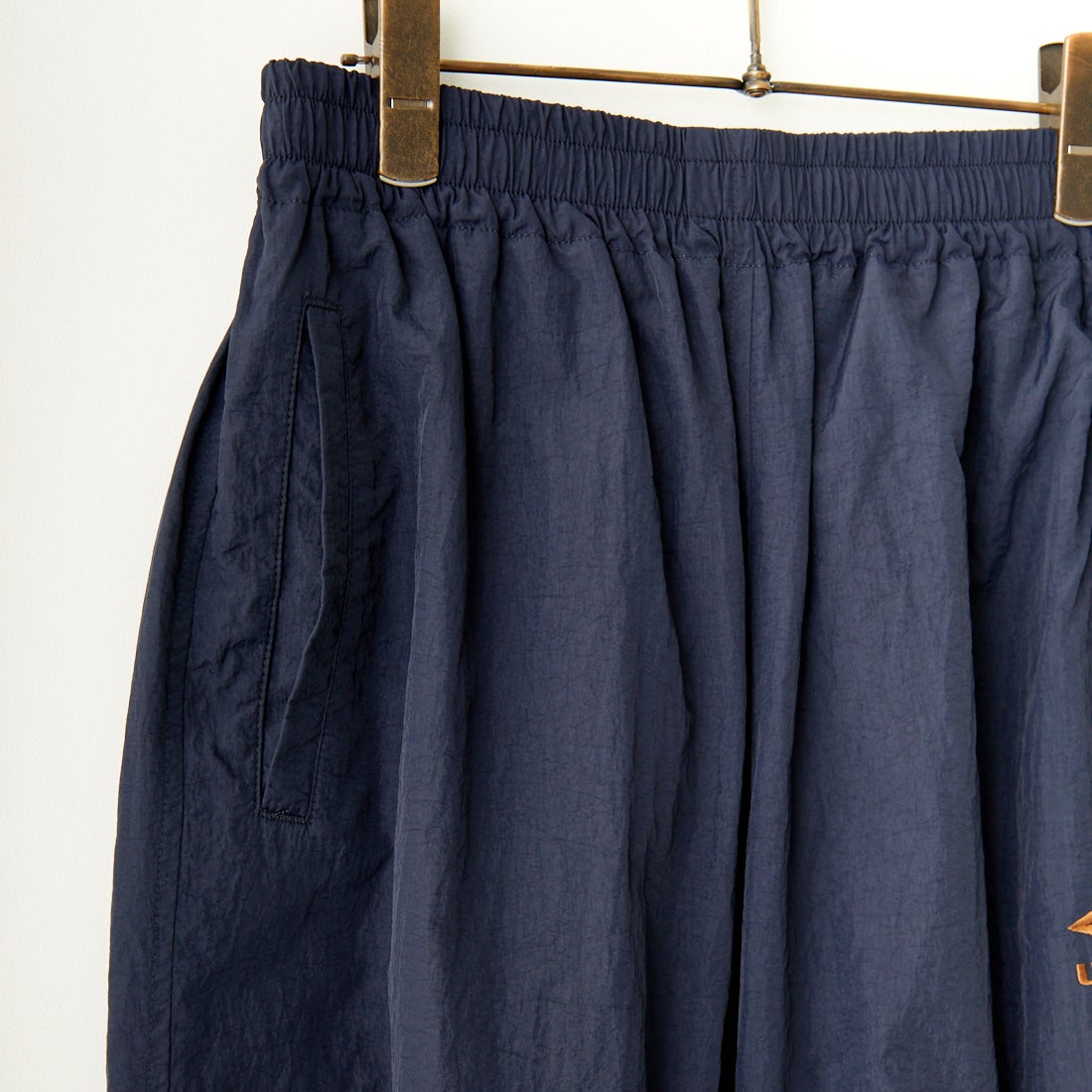 umbro [アンブロ] 別注 トレーニングナイロンパンツ [KBT58-NK-PT6-JF] NAVY