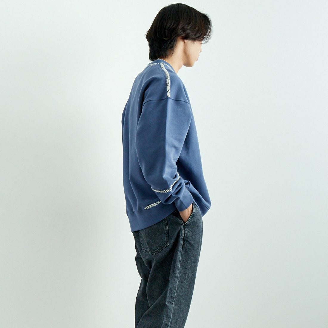 SLICK [スリック] ブランケットステッチ スウェットシャツ [5155922] 208 BLUE G &&モデル身長：179cm 着用サイズ：2&&