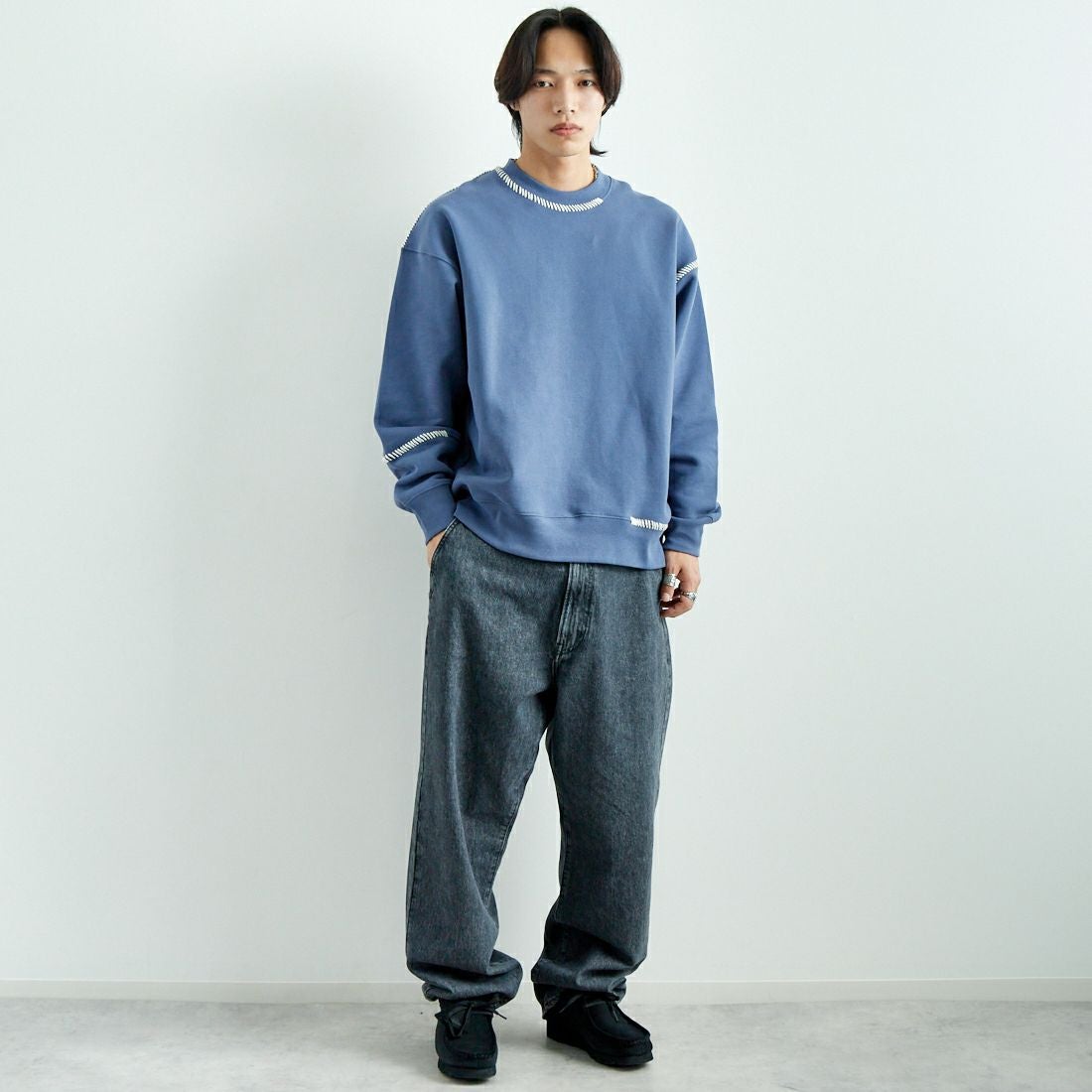 SLICK [スリック] ブランケットステッチ スウェットシャツ [5155922] 208 BLUE G &&モデル身長：179cm 着用サイズ：2&&