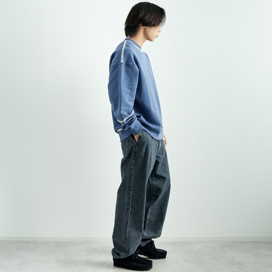 SLICK [スリック] ブランケットステッチ スウェットシャツ [5155922] 208 BLUE G &&モデル身長：179cm 着用サイズ：2&&