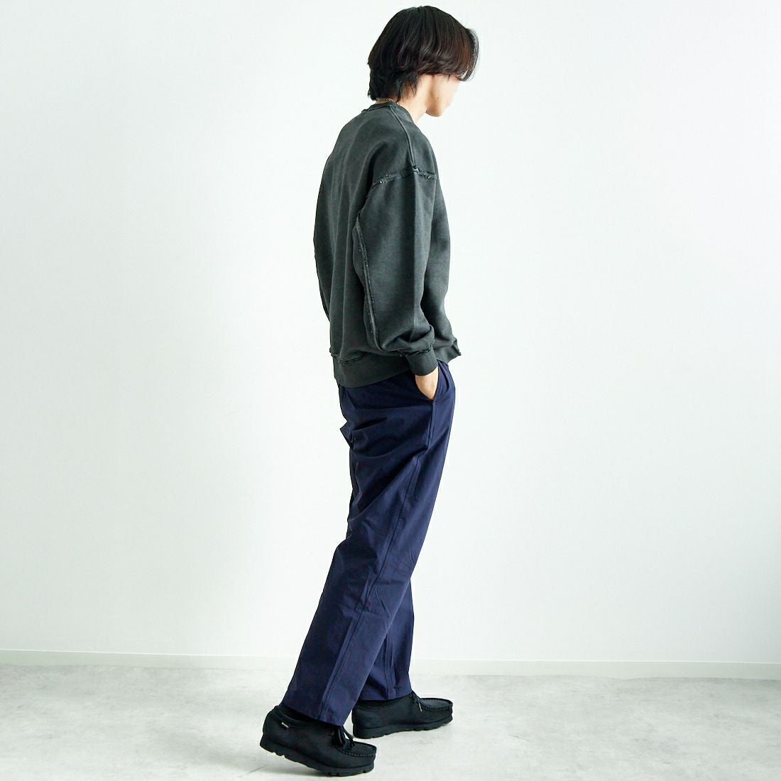 SLICK [スリック] ピグメントダイ ダメージスウェットシャツ [5155923] 720 COAL B &&モデル身長：179cm 着用サイズ：2&&