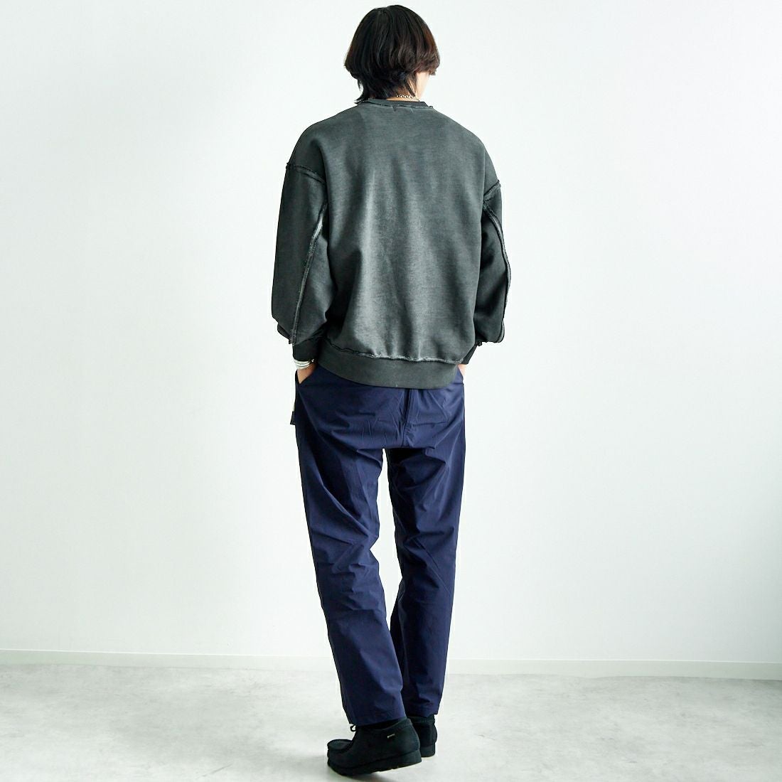 SLICK [スリック] ピグメントダイ ダメージスウェットシャツ [5155923] 720 COAL B &&モデル身長：179cm 着用サイズ：2&&