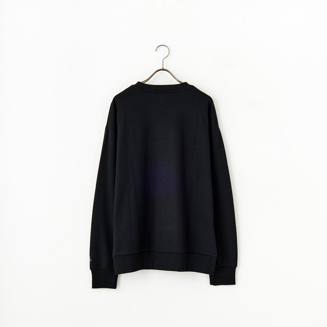 1PIU1UGUALE3 RELAX [ウノ ピゥ ウノ ウグァーレ トレ] 別注 ネックロゴ クルーネックスウェット [USO-24119IN-JF] BLACK