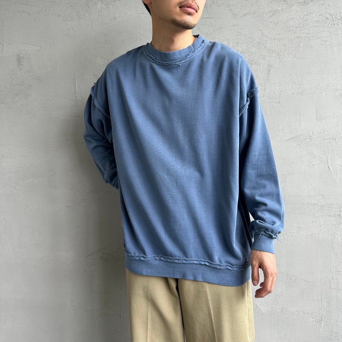 ONEITA [オニータ] 別注 インサイドアウト クルーネックスウェット [2423-442IN-JF] NAVY &&モデル身長：168cm 着用サイズ：M&&