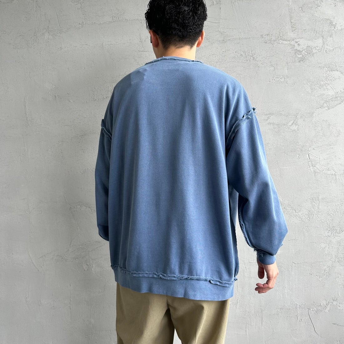 ONEITA [オニータ] 別注 インサイドアウト クルーネックスウェット [2423-442IN-JF] NAVY &&モデル身長：168cm 着用サイズ：M&&