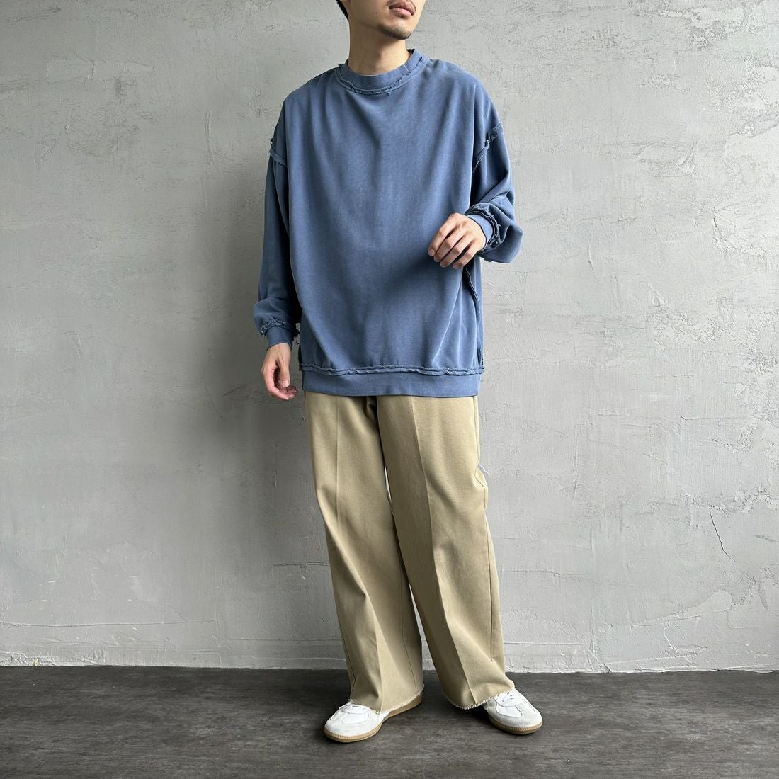 ONEITA [オニータ] 別注 インサイドアウト クルーネックスウェット [2423-442IN-JF] NAVY &&モデル身長：168cm 着用サイズ：M&&