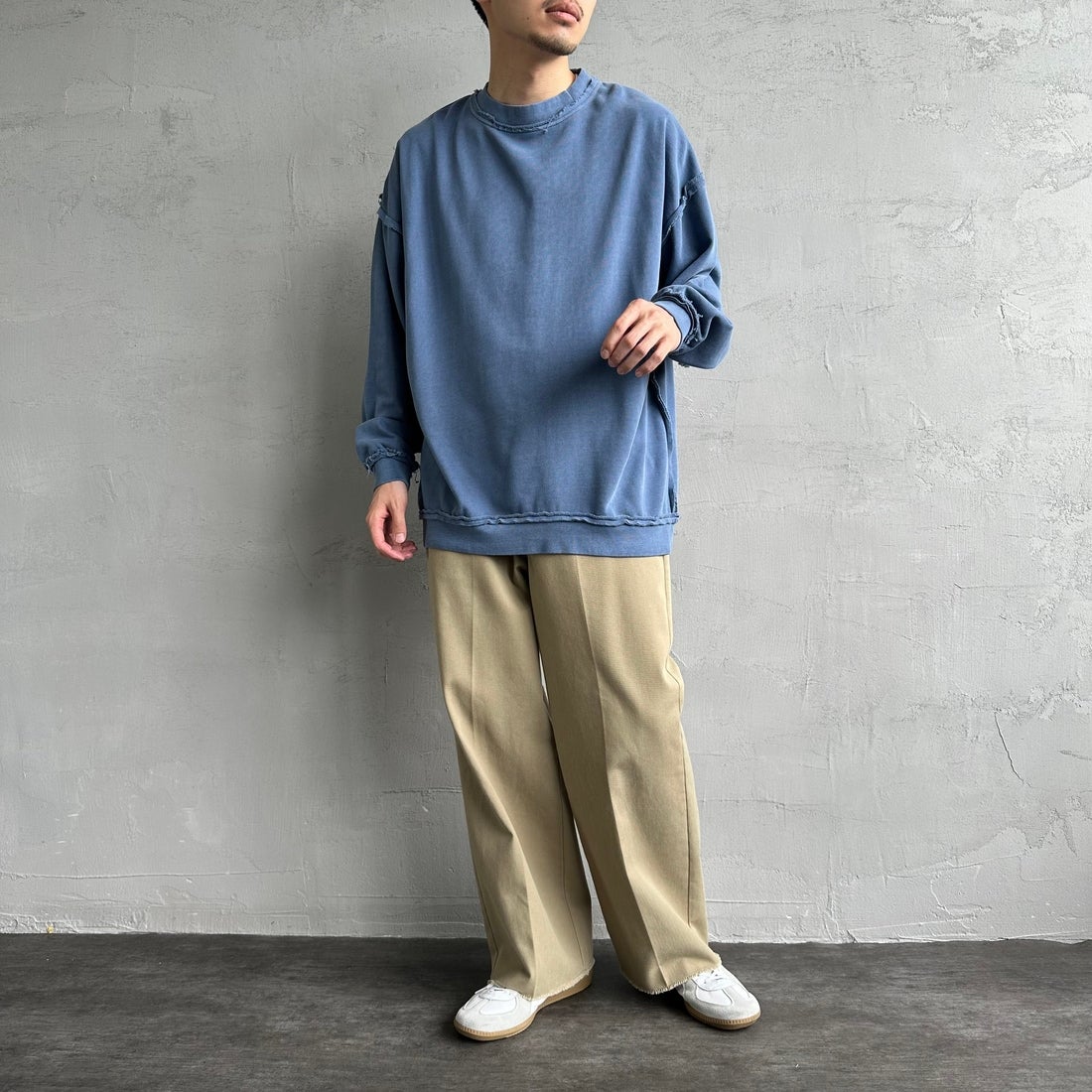 ONEITA [オニータ] 別注 インサイドアウト クルーネックスウェット [2423-442IN-JF] NAVY &&モデル身長：168cm 着用サイズ：M&&