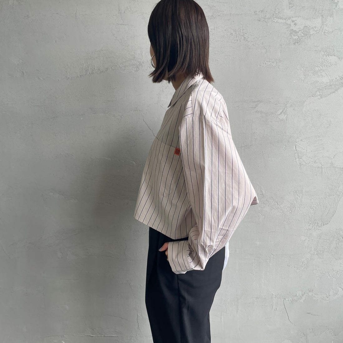 UNIVERSAL OVERALL [ユニバーサルオーバーオール] 別注 ショート丈 ビッグポケットシャツ [U2513158IN-JF] BEIGE ST &&モデル身長：159cm 着用サイズ：F&&