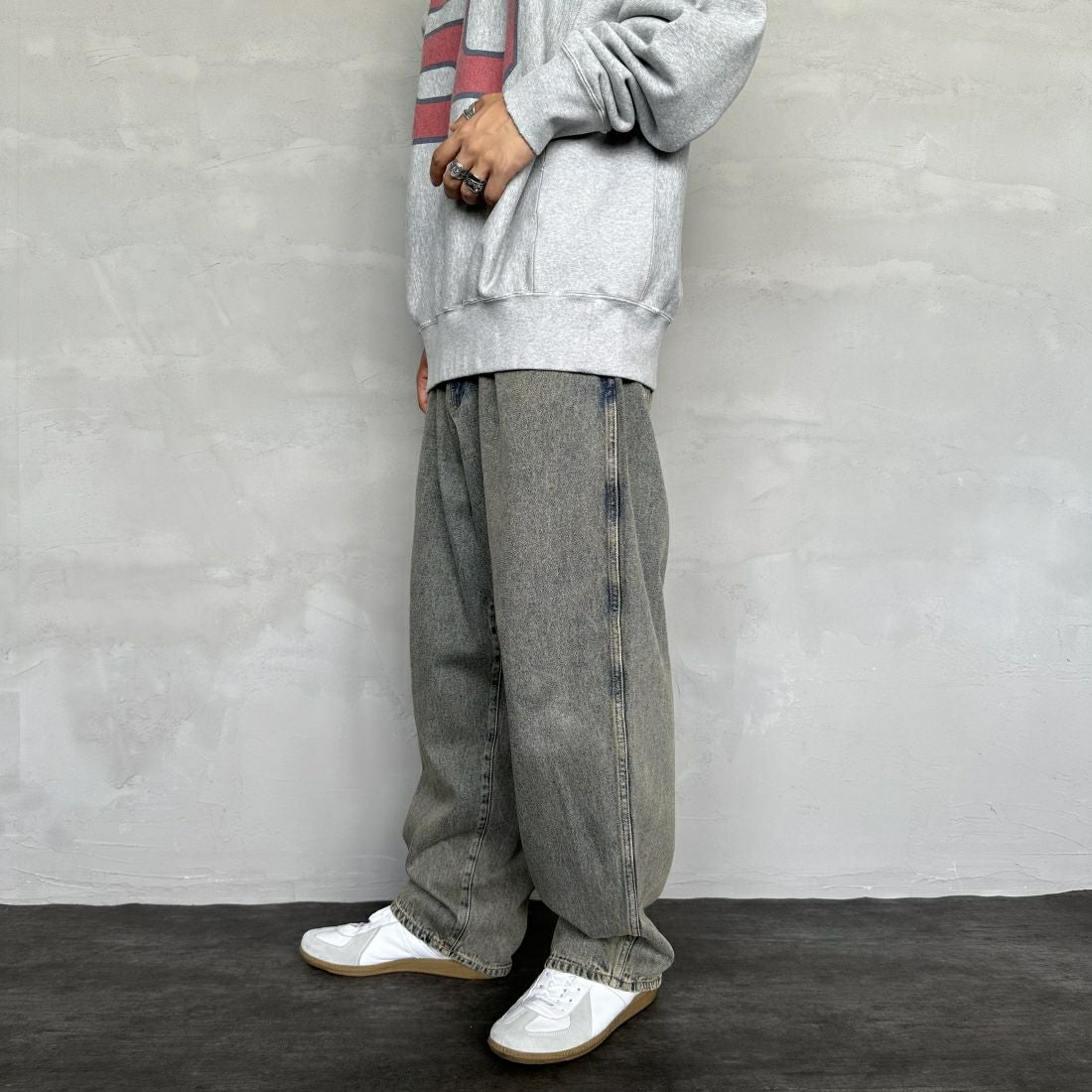 Noir Fabrik [ヌワールファブリック] バギーイージーデニムパンツ [NF-243-063] T.ACID BLU&&モデル身長：179cm 着用サイズ：L&&