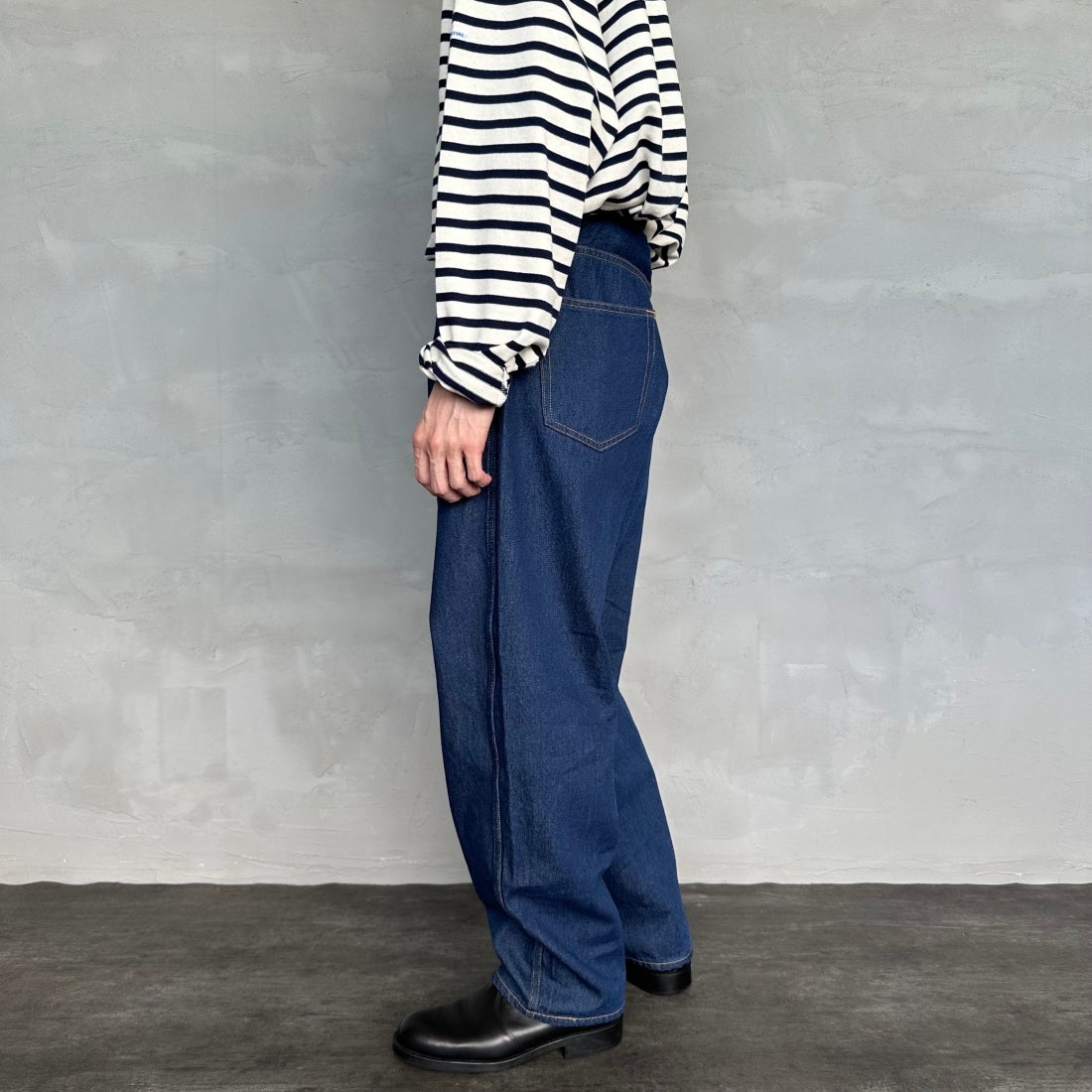 Noir Fabrik [ヌワールファブリック] バギーイージーデニムパンツ [NF-243-063] ONE WASH&&モデル身長：168cm 着用サイズ：S&&