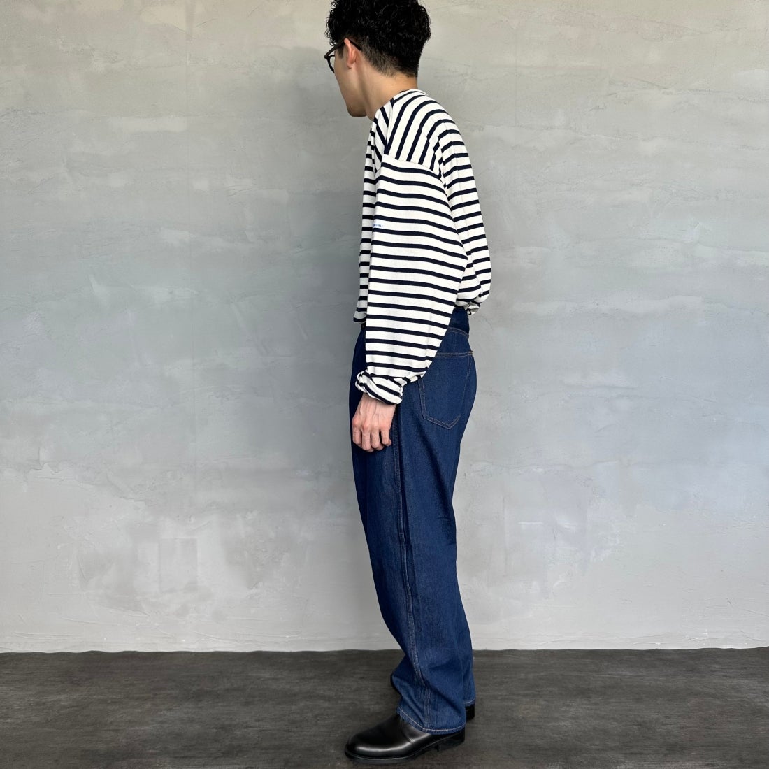 Noir Fabrik [ヌワールファブリック] バギーイージーデニムパンツ [NF-243-063] ONE WASH&&モデル身長：168cm 着用サイズ：S&&