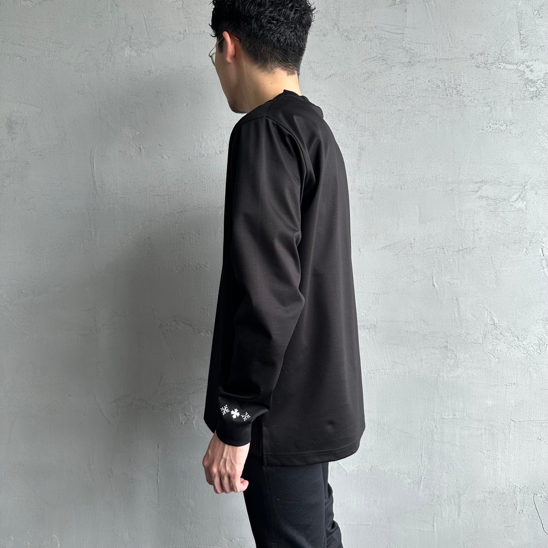 TATRAS [タトラス] SICADO ロングスリーブTシャツ [MTAT25S8196-M] BLACK &&モデル身長：168cm 着用サイズ：1&&