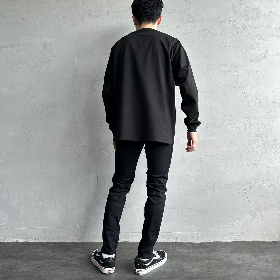 TATRAS [タトラス] SICADO ロングスリーブTシャツ [MTAT25S8196-M] BLACK &&モデル身長：168cm 着用サイズ：1&&