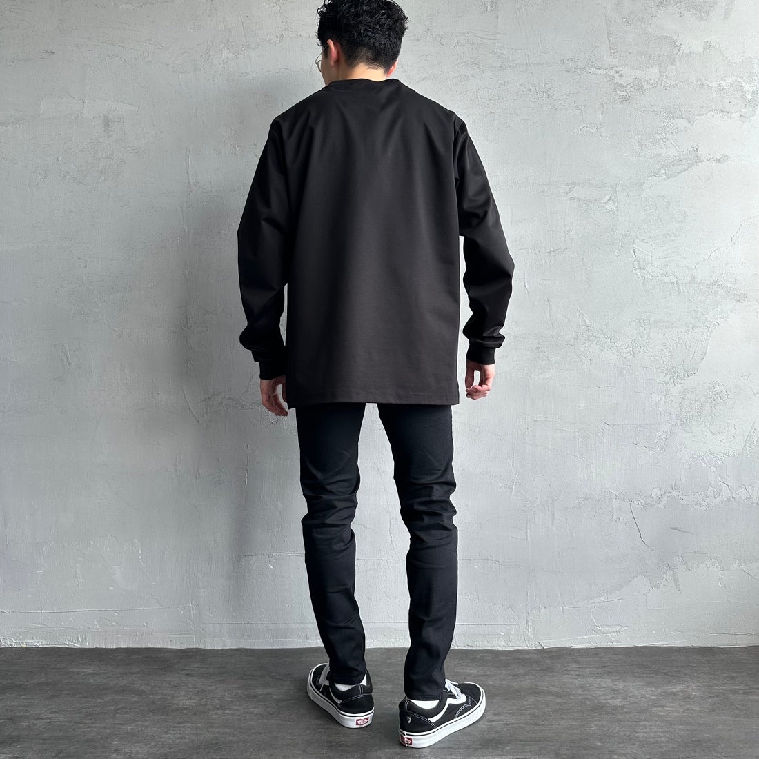 TATRAS [タトラス] SICADO ロングスリーブTシャツ [MTAT25S8196-M] BLACK &&モデル身長：168cm 着用サイズ：3&&
