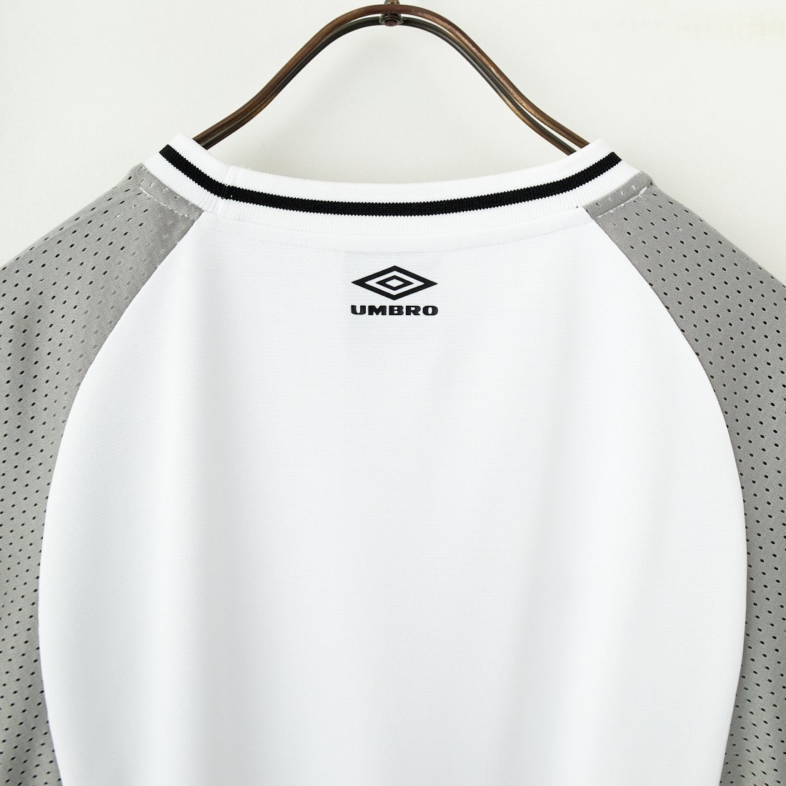 UMBRO [アンブロ] 別注 メッシュ切替 ゲームTシャツ [KBT101-NK-02-JF] WHITE