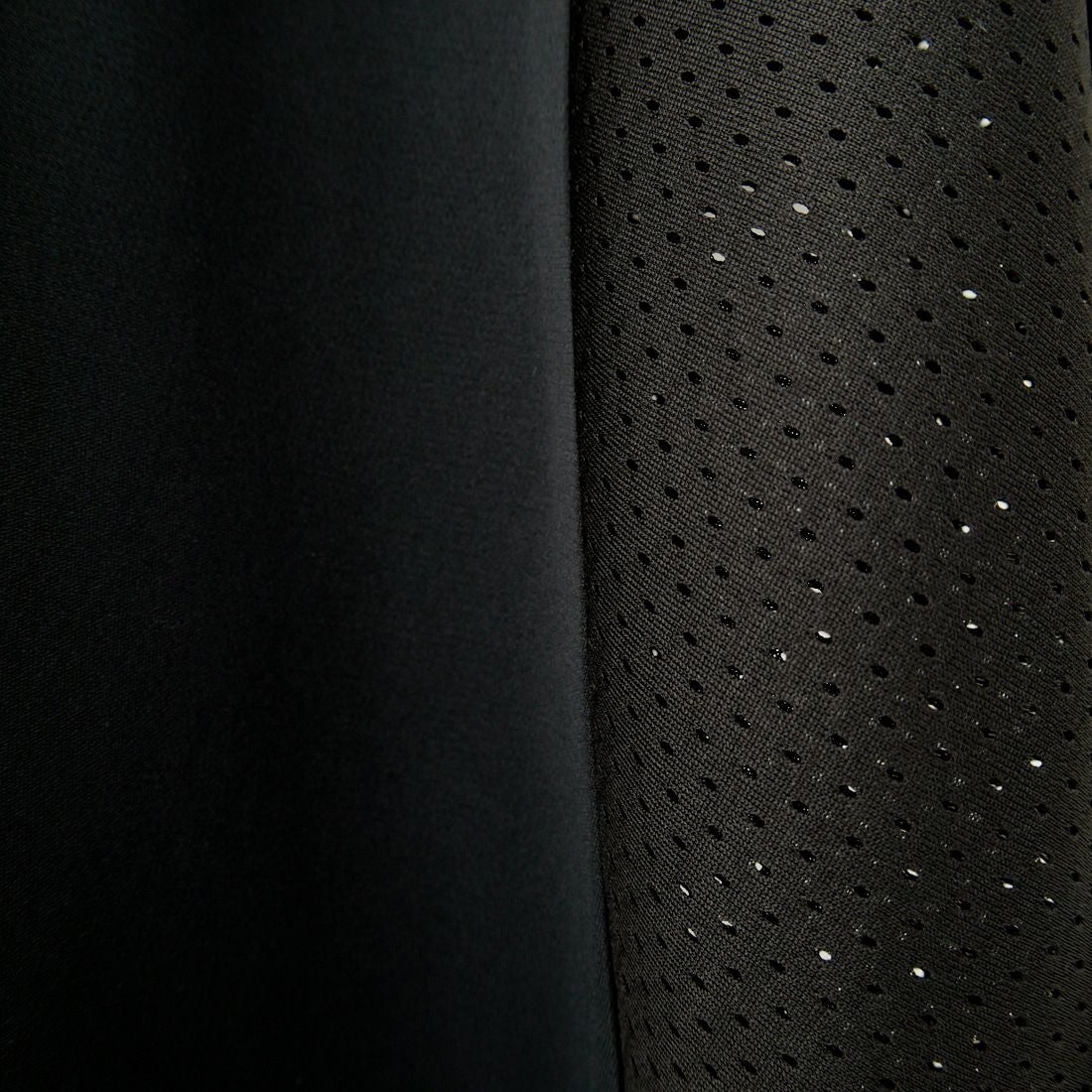 UMBRO [アンブロ] 別注 メッシュ切替 ゲームTシャツ [KBT101-NK-02-JF] BLACK