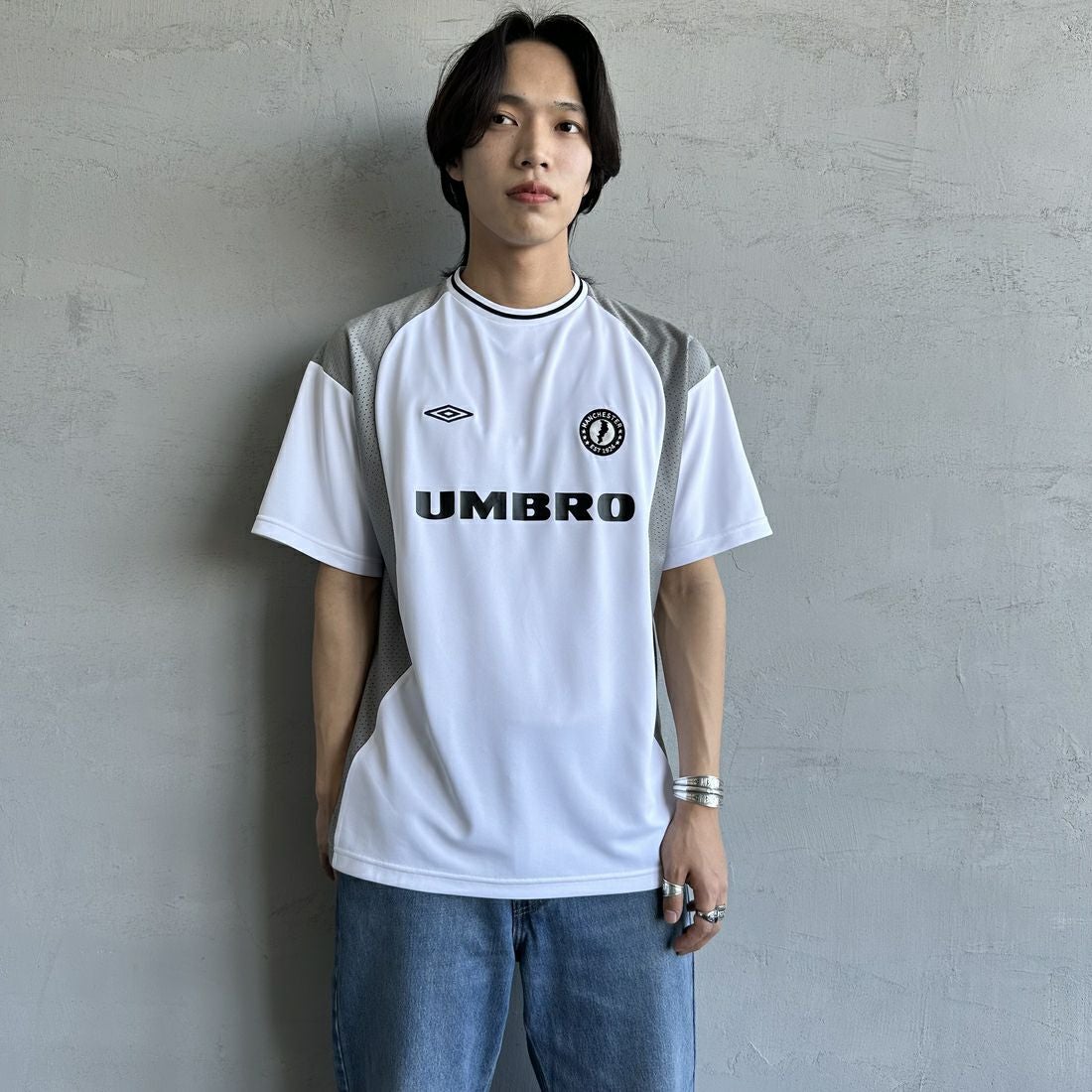 UMBRO [アンブロ] 別注 メッシュ切替 ゲームTシャツ [KBT101-NK-02-JF] WHITE&&モデル身長：179cm 着用サイズ：L&&