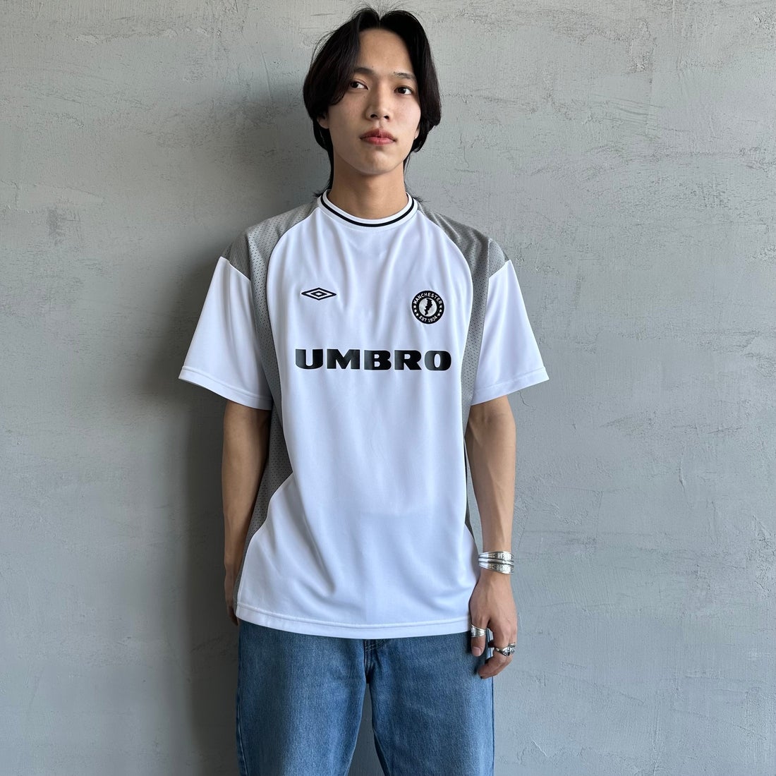 UMBRO [アンブロ] 別注 メッシュ切替 ゲームTシャツ [KBT101-NK-02-JF] WHITE&&モデル身長：179cm 着用サイズ：L&&