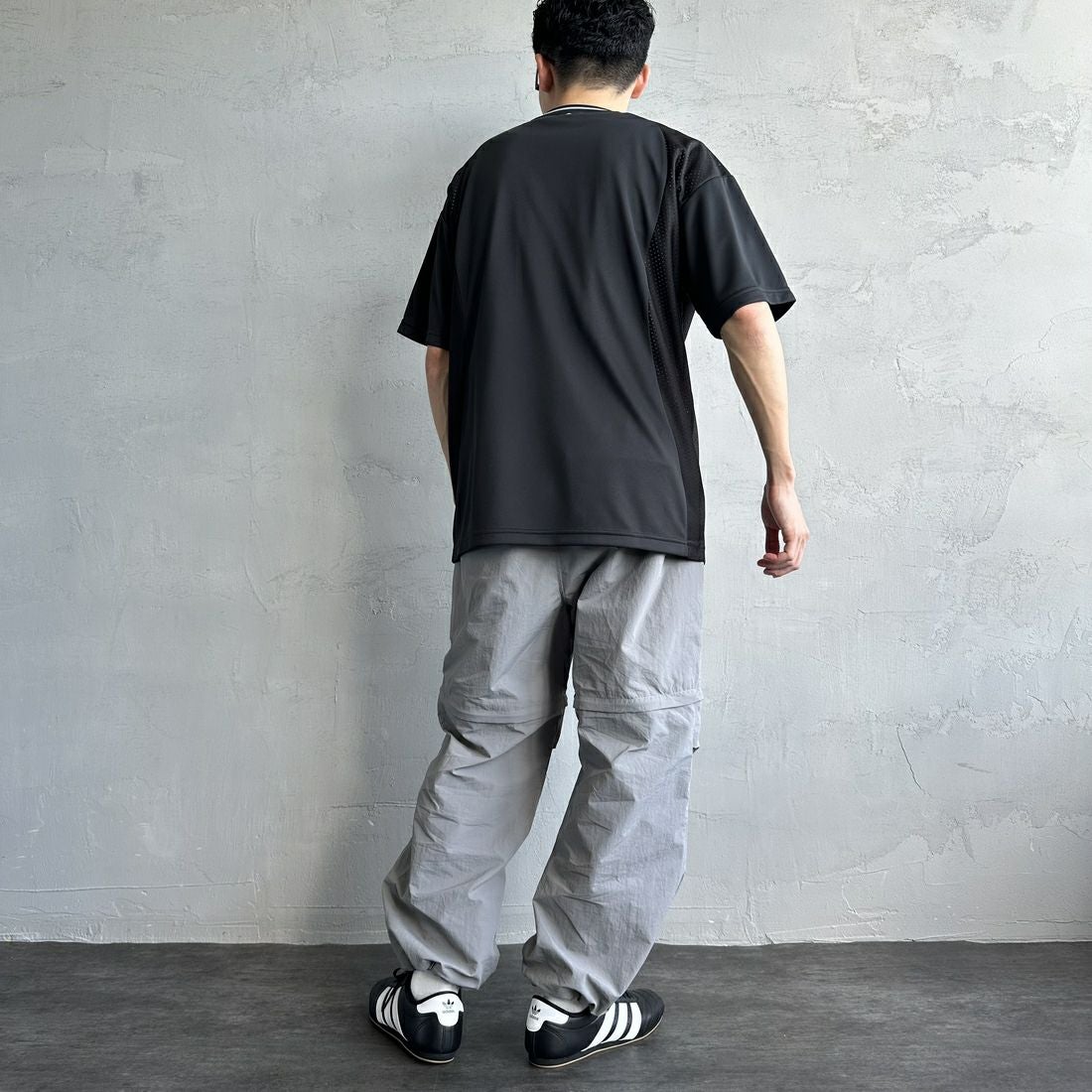 UMBRO [アンブロ] 別注 メッシュ切替 ゲームTシャツ [KBT101-NK-02-JF] BLACK &&モデル身長：168cm 着用サイズ：L&&