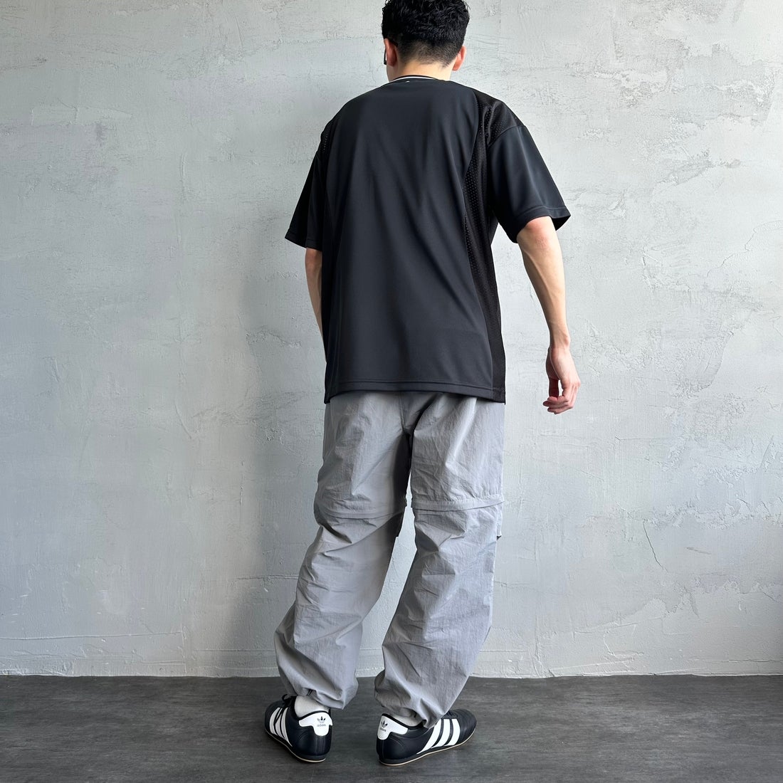 UMBRO [アンブロ] 別注 メッシュ切替 ゲームTシャツ [KBT101-NK-02-JF] BLACK &&モデル身長：168cm 着用サイズ：L&&