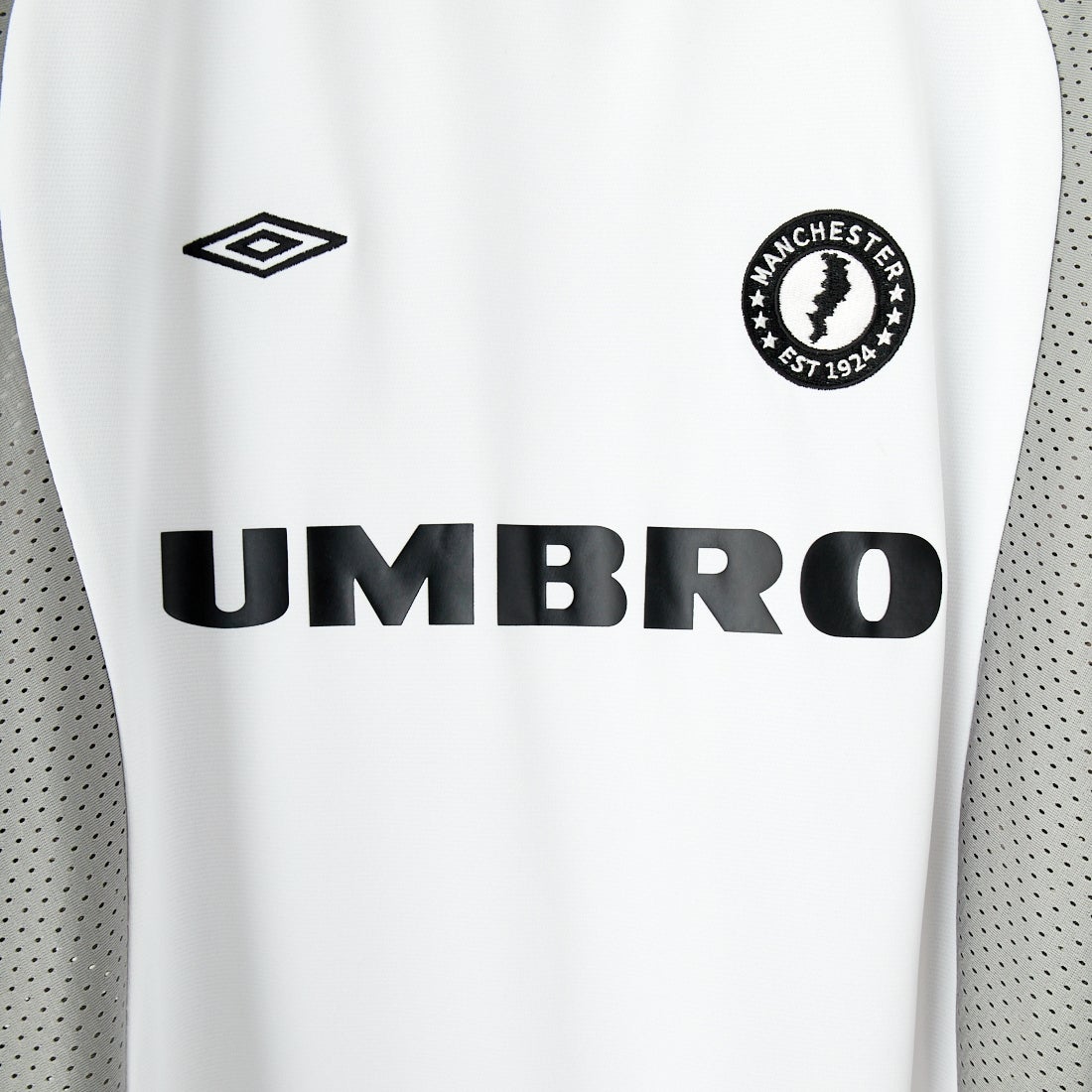 UMBRO [アンブロ] 別注 メッシュ切替 ゲームTシャツ [KBT101-NK-02-JF] WHITE