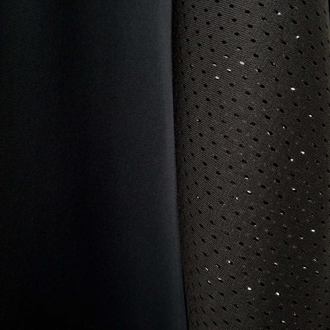 UMBRO [アンブロ] 別注 メッシュ切替 ゲームTシャツ [KBT101-NK-02-JF] BLACK