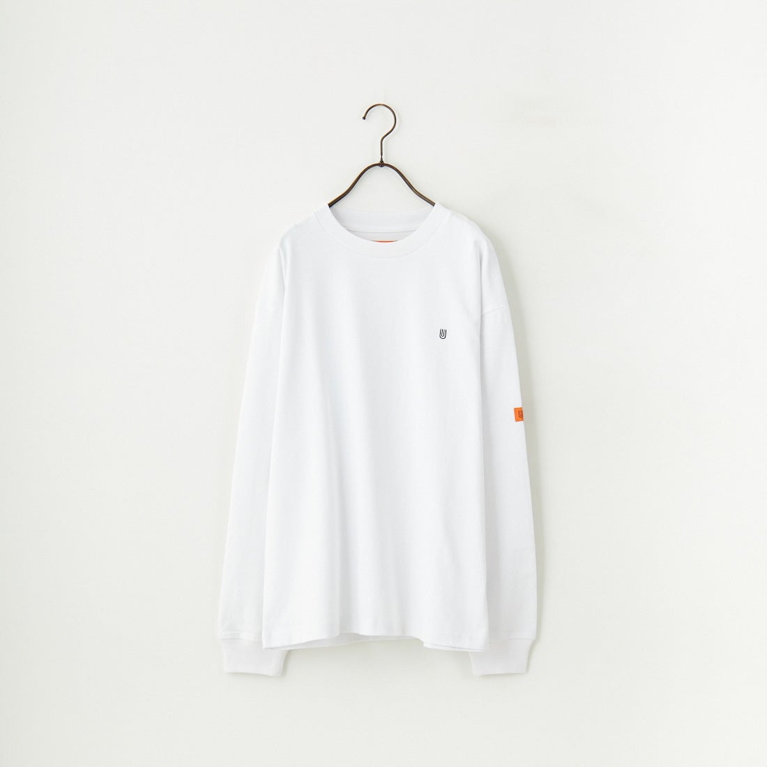 UNIVERSAL OVERALL [ユニバーサルオーバーオール] 別注 ワンポイントロゴ刺繍 ロングスリーブTシャツ [U2513215IN-JF] WHITE