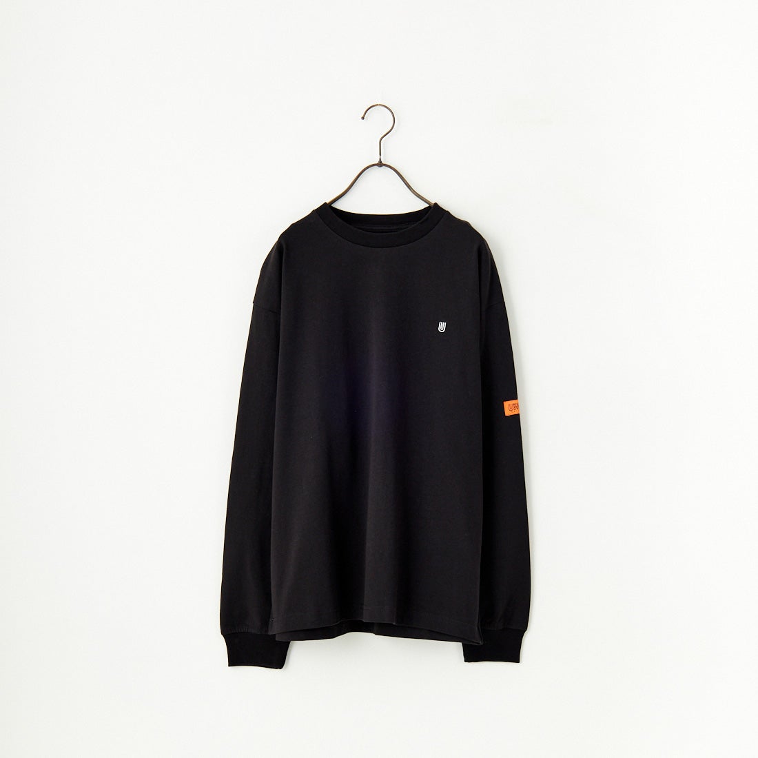 UNIVERSAL OVERALL [ユニバーサルオーバーオール] 別注 ワンポイントロゴ刺繍 ロングスリーブTシャツ [U2513215IN-JF] BLACK