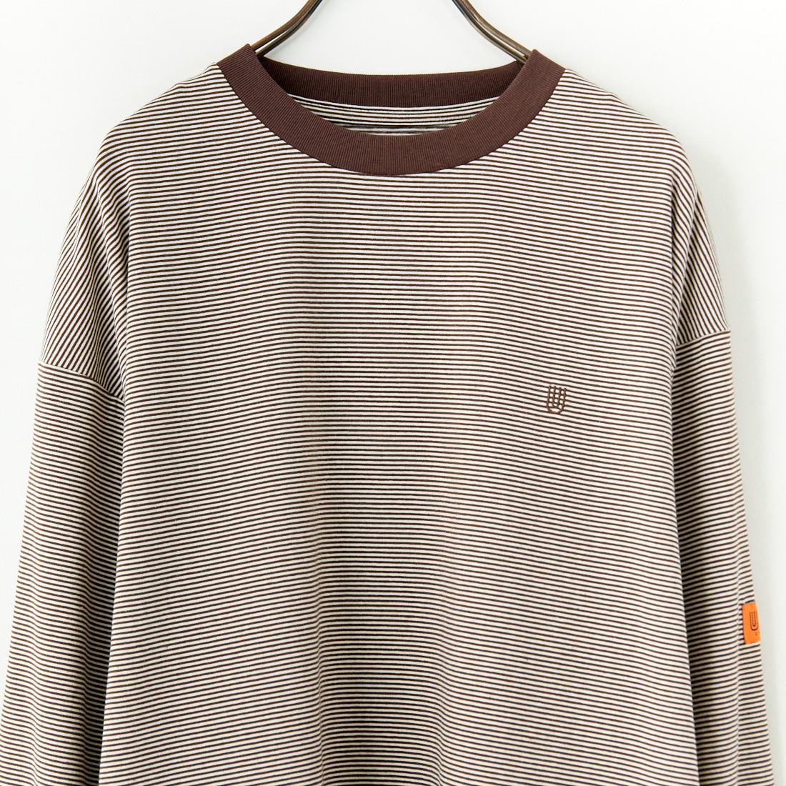 UNIVERSAL OVERALL [ユニバーサルオーバーオール] 別注 ワンポイントロゴ刺繍 ロングスリーブTシャツ [U2513215IN-JF] BROWN BDR