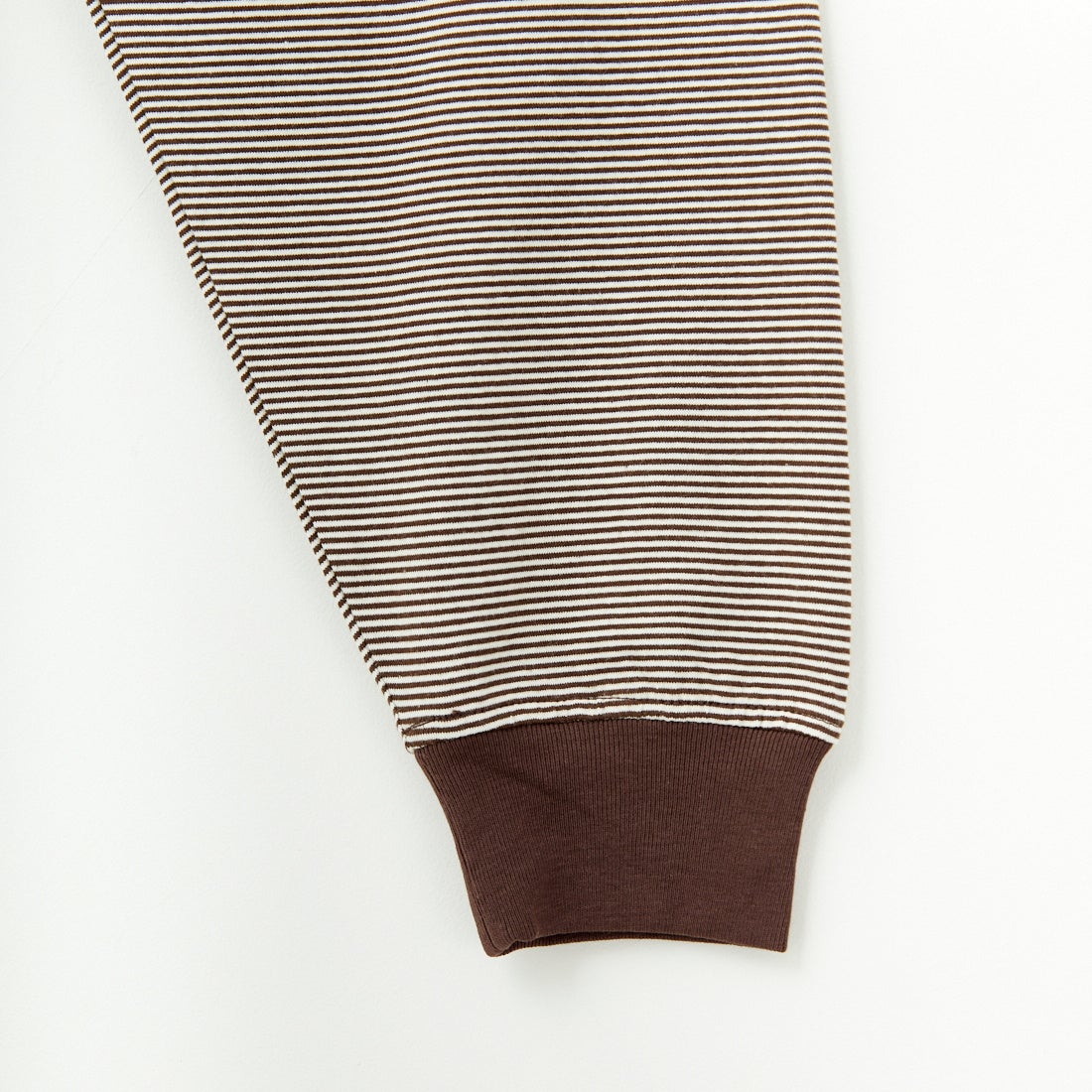 UNIVERSAL OVERALL [ユニバーサルオーバーオール] 別注 ワンポイントロゴ刺繍 ロングスリーブTシャツ [U2513215IN-JF] BROWN BDR