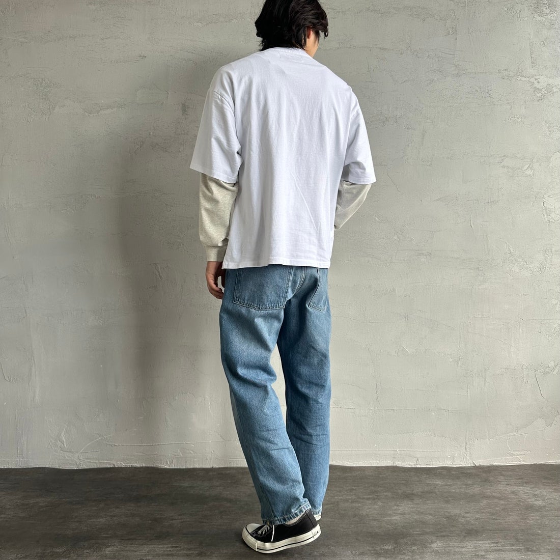 UNIVERSAL OVERALL [ユニバーサルオーバーオール] 別注 フェイクレイヤードカットソー [U2513220IN-JF] WHITE/OAT &&モデル身長：179cm 着用サイズ：L&&