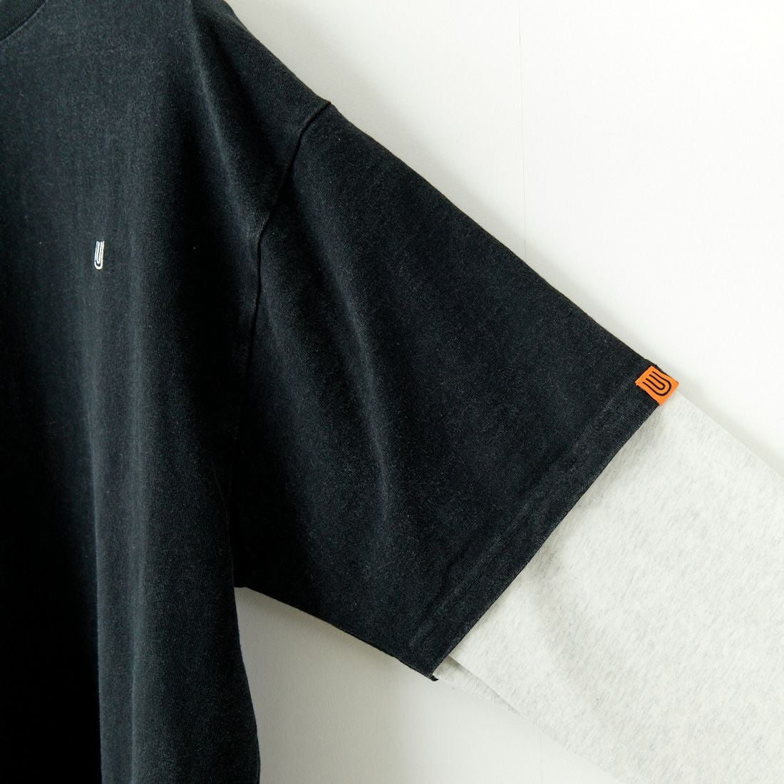 UNIVERSAL OVERALL [ユニバーサルオーバーオール] 別注 フェイクレイヤードカットソー [U2513220IN-JF] BLACK/OAT