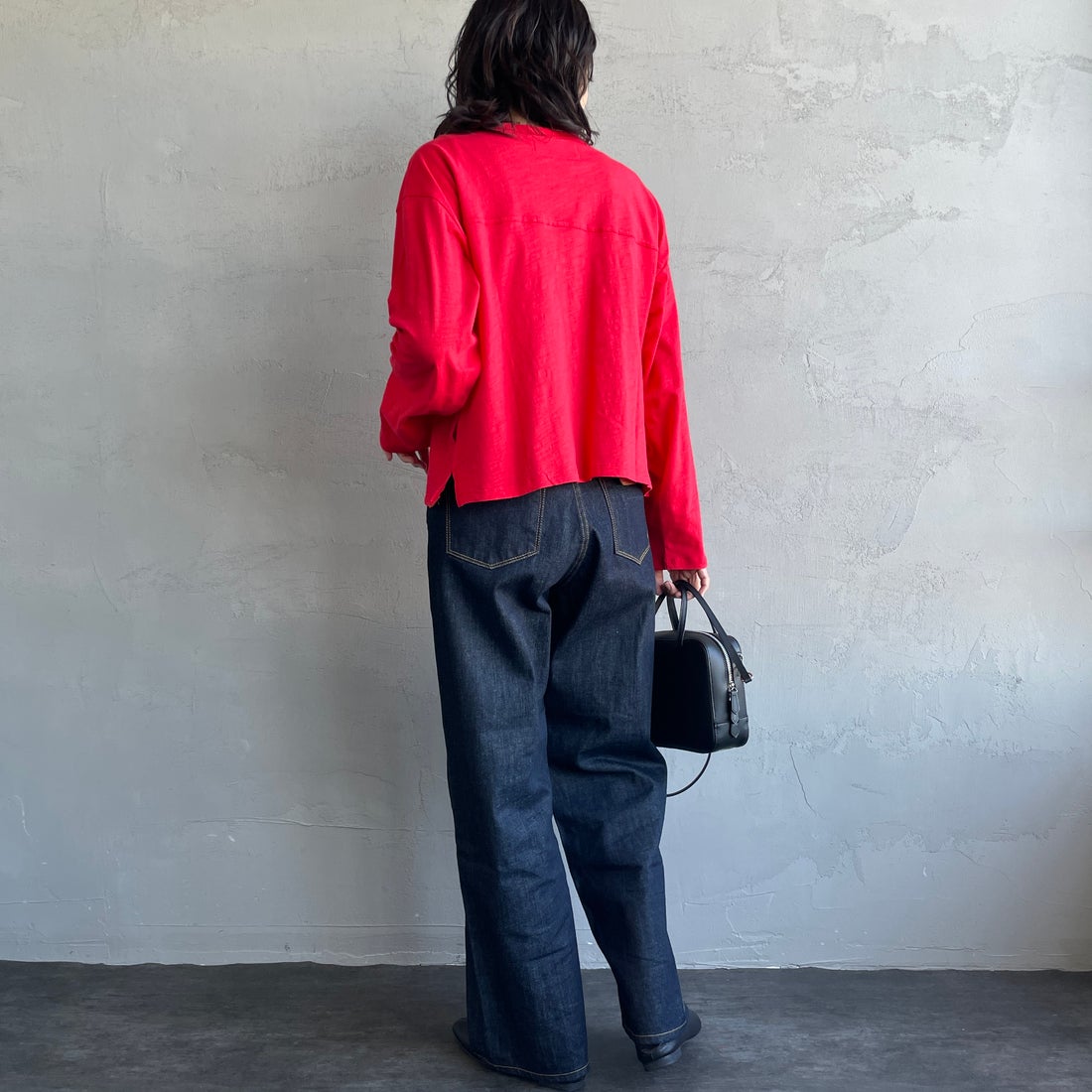 UNIVERSAL OVERALL [ユニバーサルオーバーオール] 別注 スラブカットカーディガン [U2512251IN-JF] RED &&モデル身長：160cm 着用サイズ：F&&