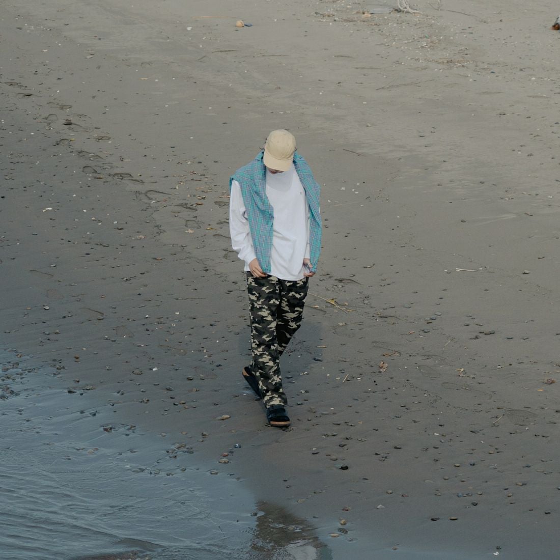 UNIVERSAL OVERALL [ユニバーサルオーバーオール] 別注 シェフパンツ [U2513601IN-JF] WODDLAND C &&モデル身長：179cm 着用サイズ：L&&