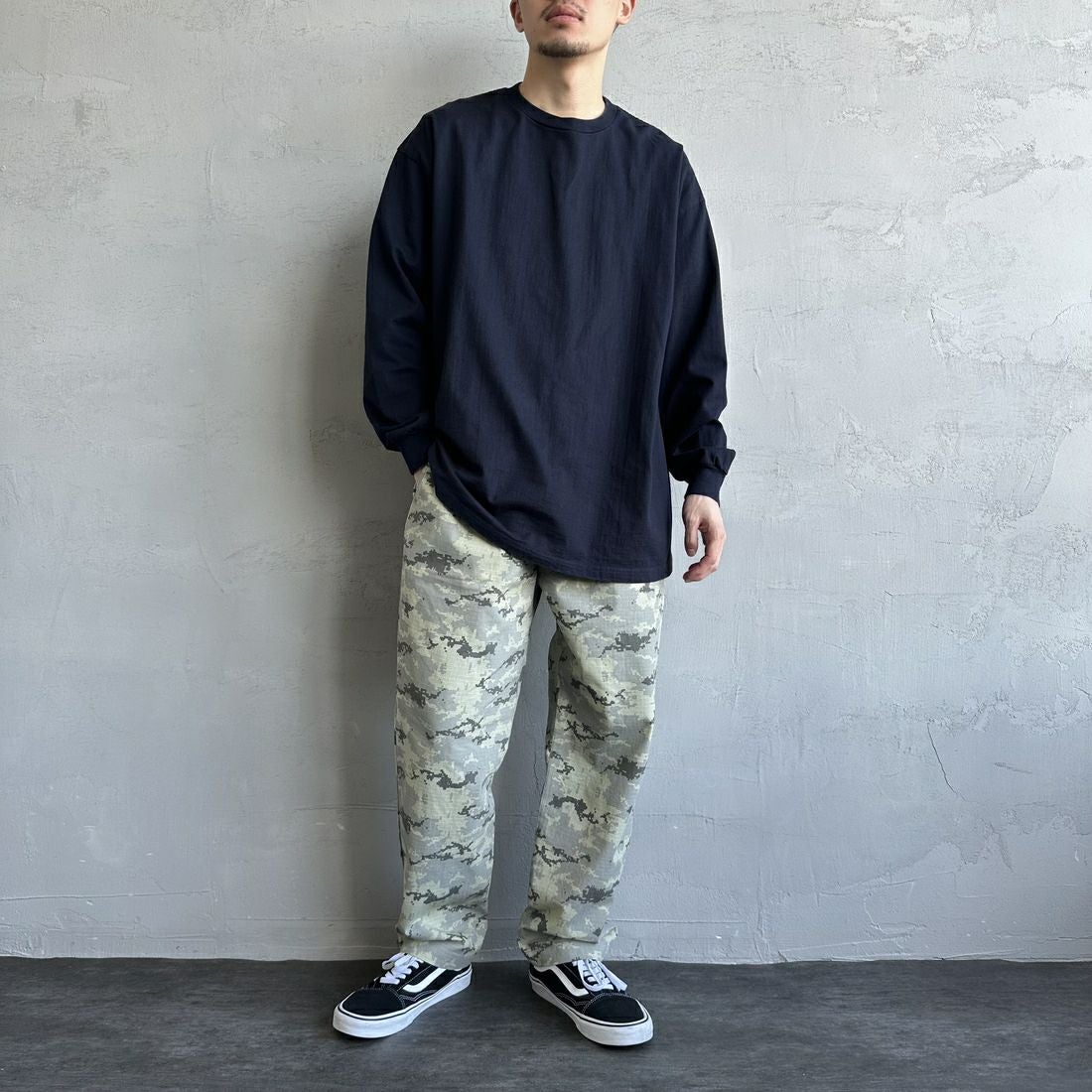 UNIVERSAL OVERALL [ユニバーサルオーバーオール] 別注 シェフパンツ [U2513601IN-JF] DIGITAL CA &&モデル身長：168cm 着用サイズ：L&&