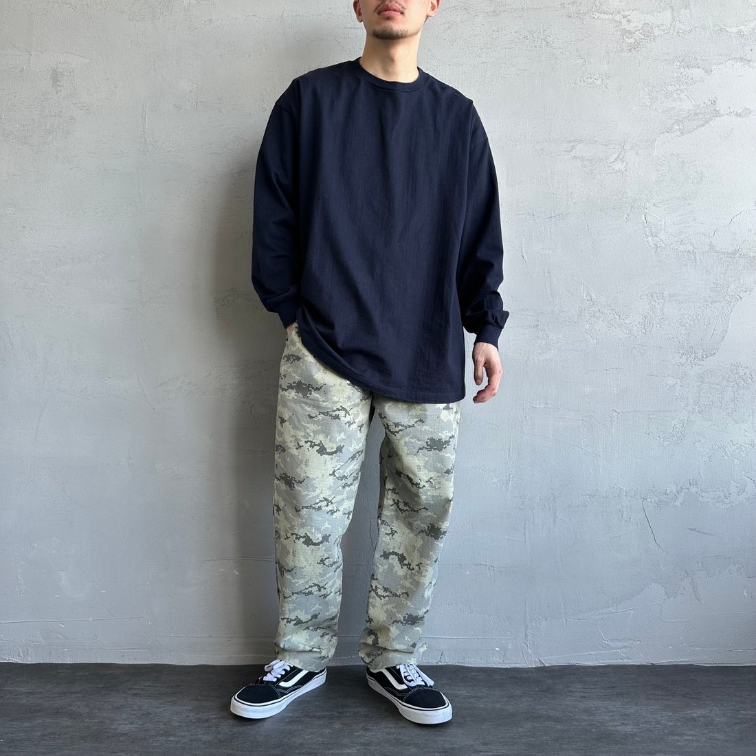 UNIVERSAL OVERALL [ユニバーサルオーバーオール] 別注 シェフパンツ [U2513601IN-JF] DIGITAL CA &&モデル身長：168cm 着用サイズ：L&&