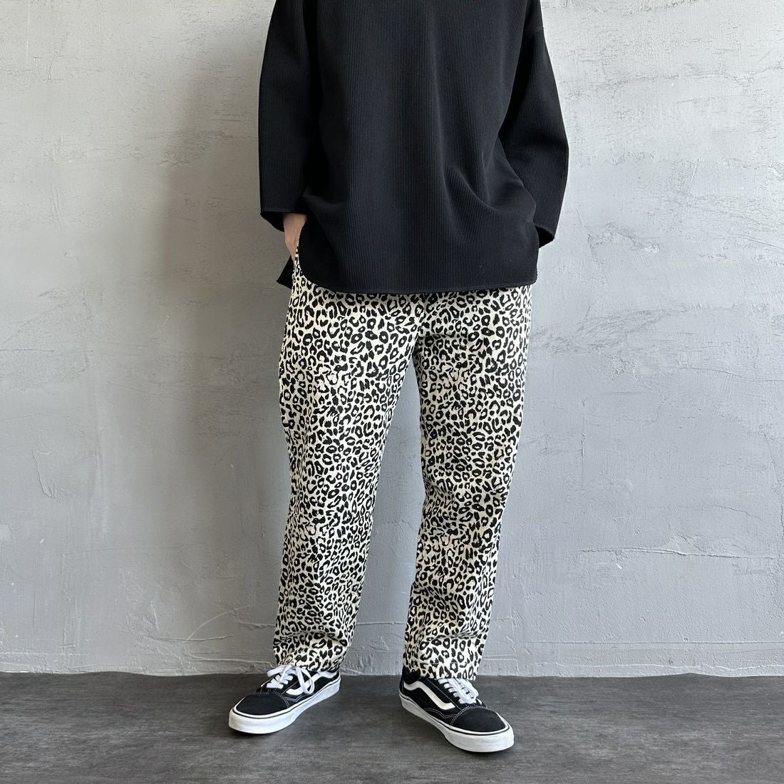 UNIVERSAL OVERALL [ユニバーサルオーバーオール] 別注 シェフパンツ [U2513601IN-JF] LEOPARD CA &&モデル身長：168cm 着用サイズ：S&&