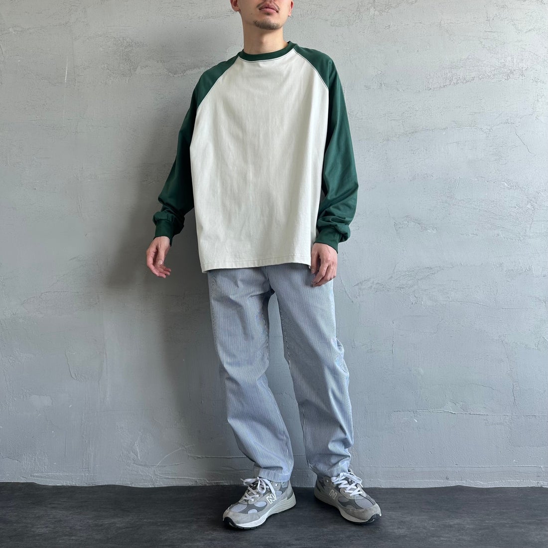 UNIVERSAL OVERALL [ユニバーサルオーバーオール] 別注 シェフパンツ [U2513601IN-JF] HICKORY &&モデル身長：168cm 着用サイズ：S&&