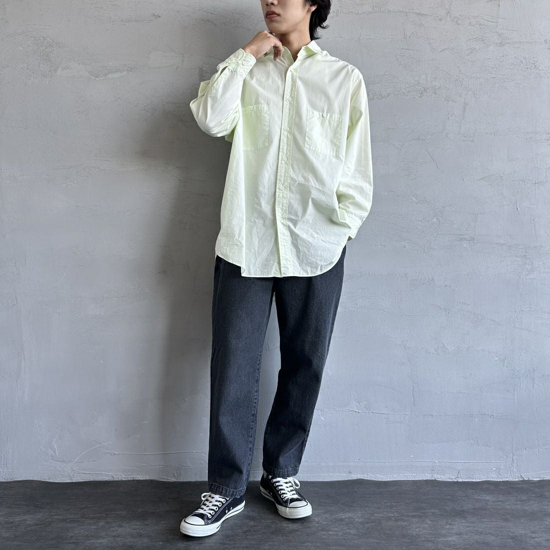 UNIVERSAL OVERALL [ユニバーサルオーバーオール] 別注 シェフパンツ [U2513601IN-JF] BLK DENIM &&モデル身長：179cm 着用サイズ：L&&