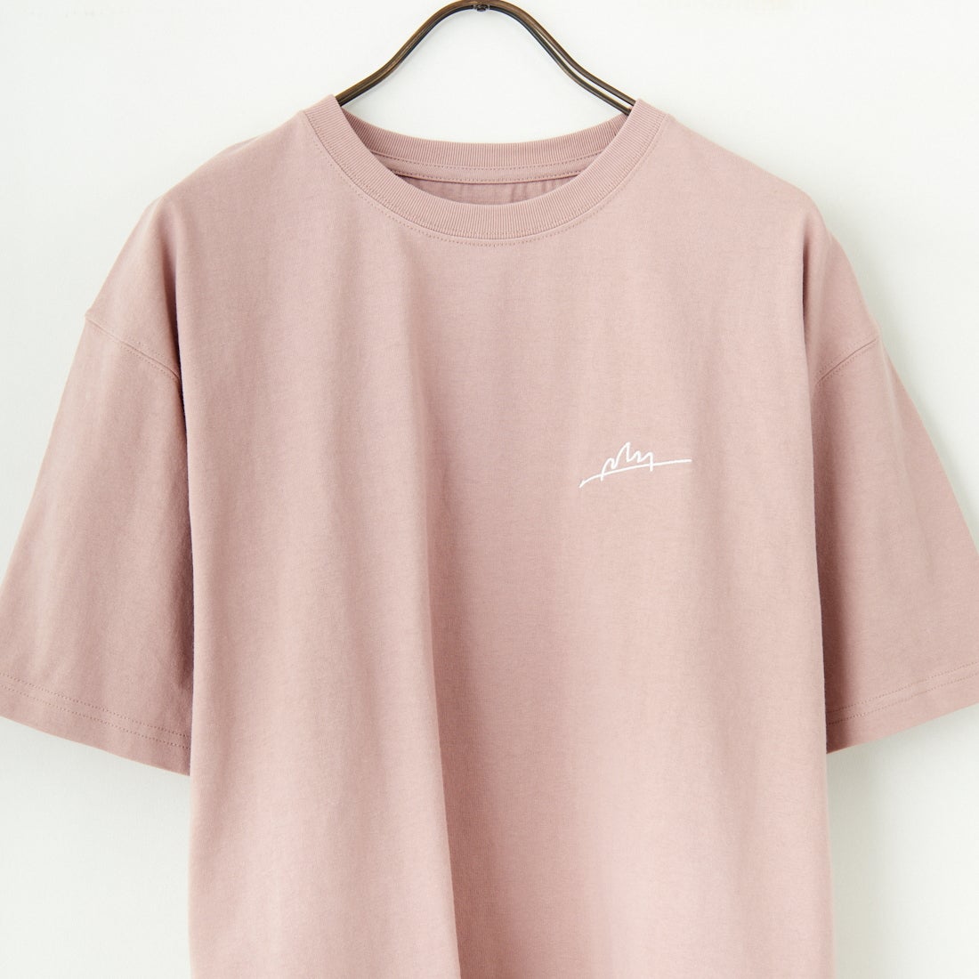 MANHATTAN PORTAGE [マンハッタンポーテージ] 別注 手描き風ロゴ バックプリントTシャツ [25SSMP-IN63-JF] PINK