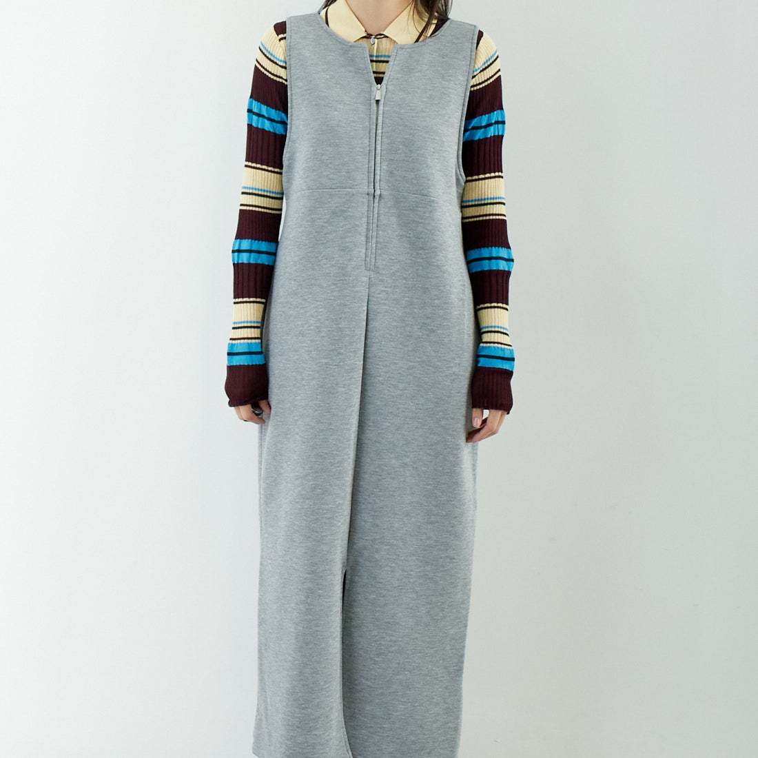 Maison de L'allure [メゾン ドゥ ラリュール] 2WAYダンボールニットジャンスカ [M24142019] 07 GRAY &&モデル身長：167cm 着用サイズ：F&&